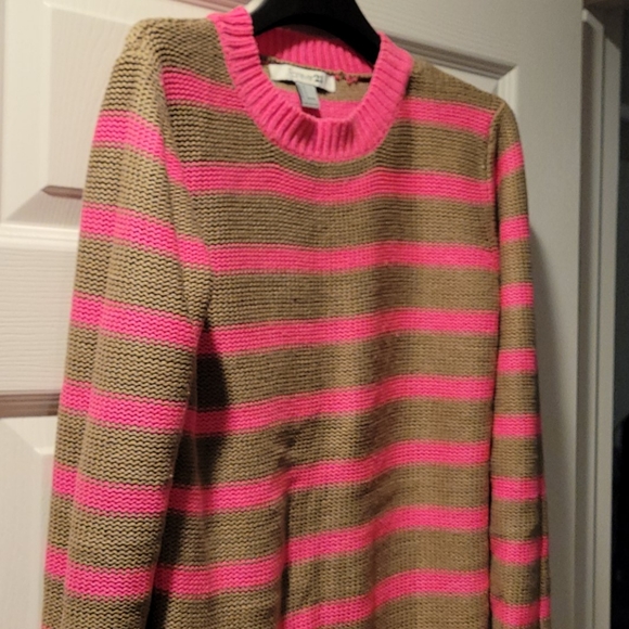 Tan pink stripes sweater - Picture 2 of 4